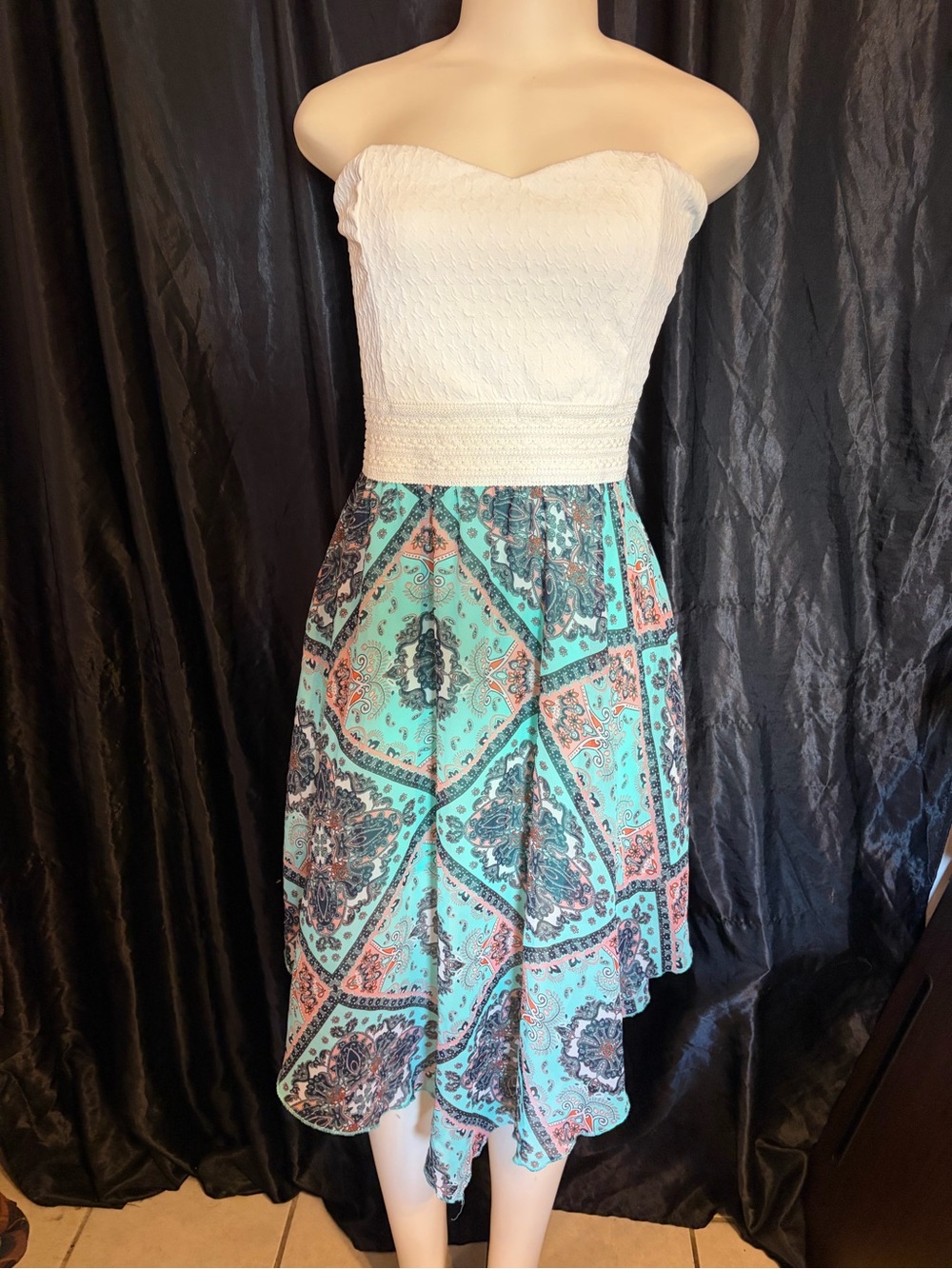 Rue21 White Bodice High-Low Skirt with Turquoise & Coral Print